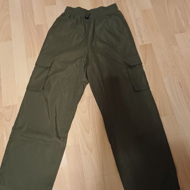 Cargo-Hose olivgruen