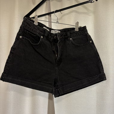 Short noir