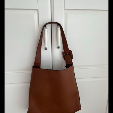 Braune Handtasche mit Schnalle, SUPER ANGEBOT