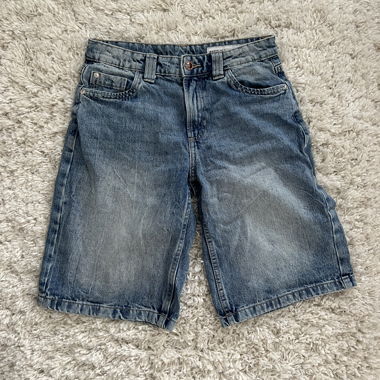Shorts in jeans
