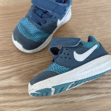 Nike Kinder Sneaker 19,5