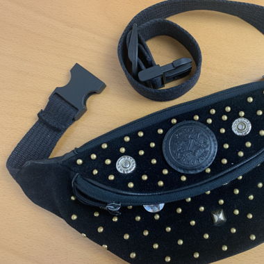 Gürteltasche Wildleder mit Nieten