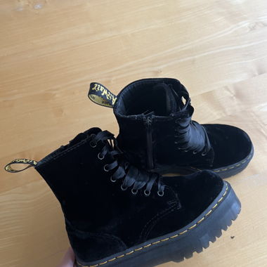 Dr. Martens 