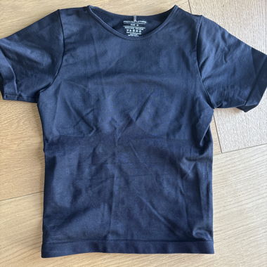 Black Seamless T-Shirt