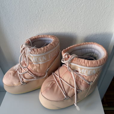 Moon Boots