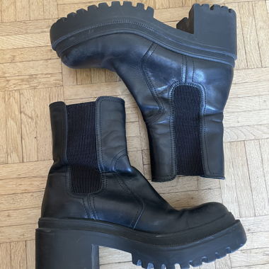 Bottes en cuir noires à talon bloc