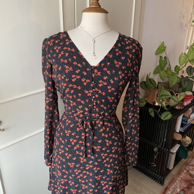 Robe fleurie noire