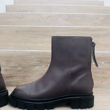 Lawrence Grey Boots 