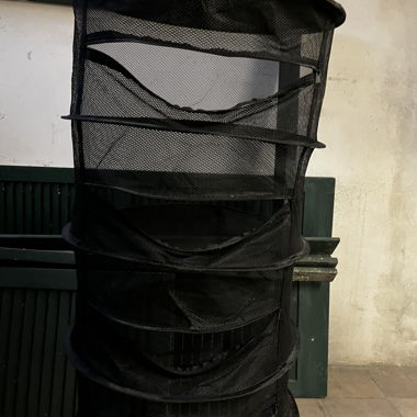 Folding plant nuisance accessory black