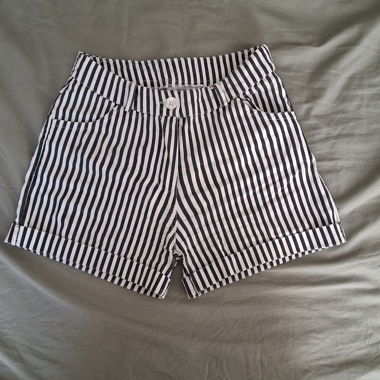 Pantaloncini a righe