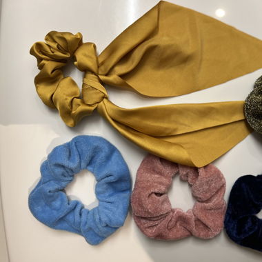 5 scrunchies