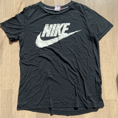 Nike schwarzes Logo T-Shirt
