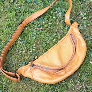 Piccola cintura/borsetta in pelle Gusti Leder