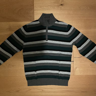 Gestreifter Pullover