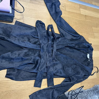 Satin-effect pyjama set 