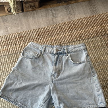 Short bermuda