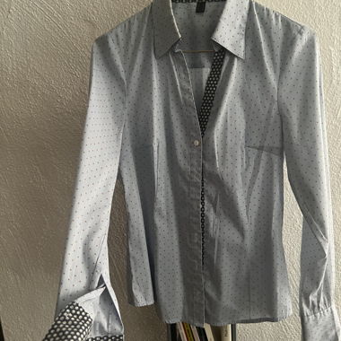 Elegante Esprit Damenbluse tailliert gepunktet