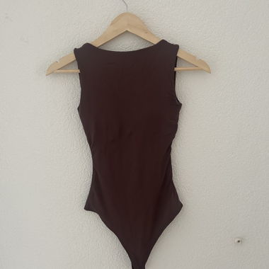 Brown backless top