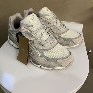 Nouvelles Asics NYC GEL