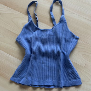 Blaues geripptes Trägertop