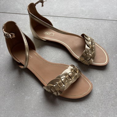 Sandales