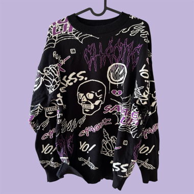 Maglione nero con motivo a teschio