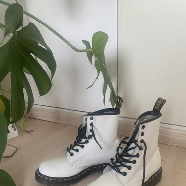 Original Dr. Martens Weiss