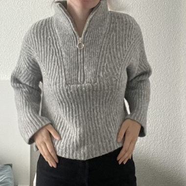 Pullover grau mit Zipverschluss