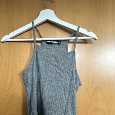 graues tanktop