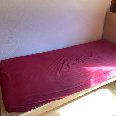 Lit Ikea Malm une place 90x200 avec sommier 