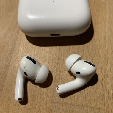 AirPods Pro gen 1.