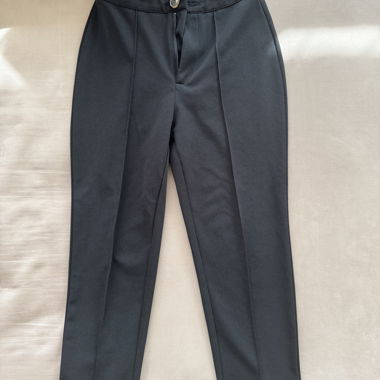 schwarze Petite Stoffhose