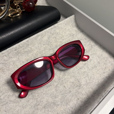 Lunettes de soleil rouges B.lenciaga