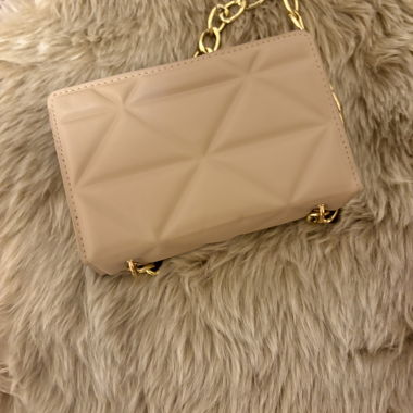 Beige Schultertasche mit Kette