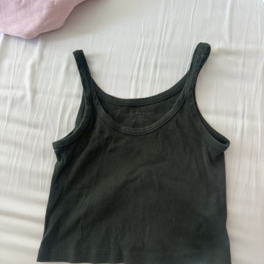 Dunkelgrünes Ripp-Tanktop