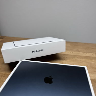 MacBook Air 13 pouces avec puce M2(avec souris)