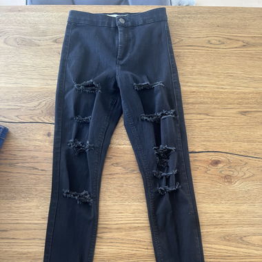 Pantalon avec trous