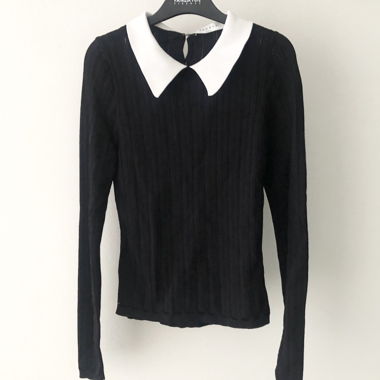 Black sweater / top with white collar SANDRO