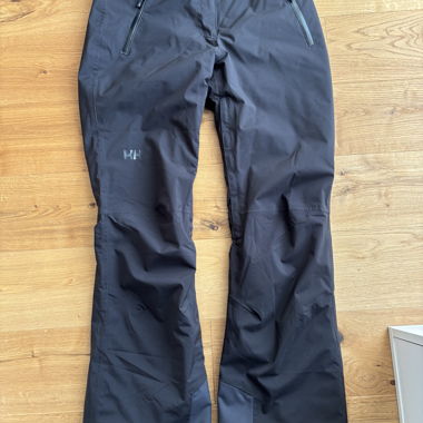 Black ski pants