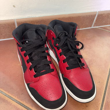Air Jordan 1 Mid Red/Black