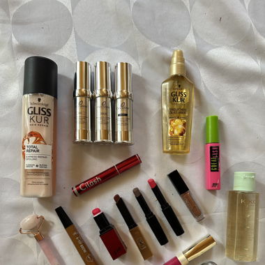Divers cosmétiques  