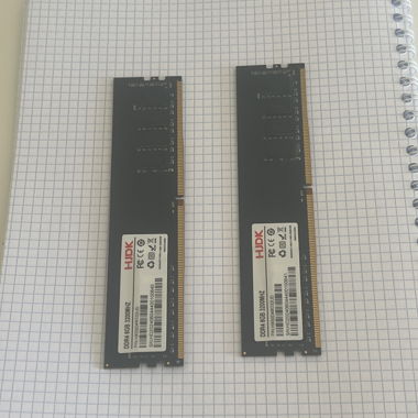 2 RAM-Speicherriegel DDR4 8 GB
