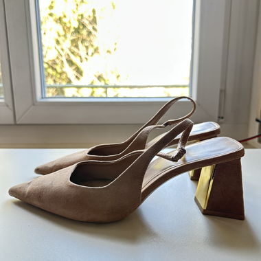 Mules con tacco beige appuntite