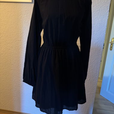 Rückenfreies Kleid