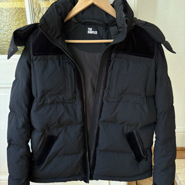 Schwarze Daunenjacke THE KOOPLES