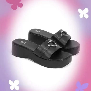 Black heart platform sandals, size 40