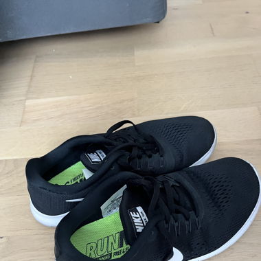 Nike Sneaker