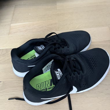 Nike Sneaker