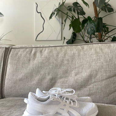 White Asics (Gr 40)