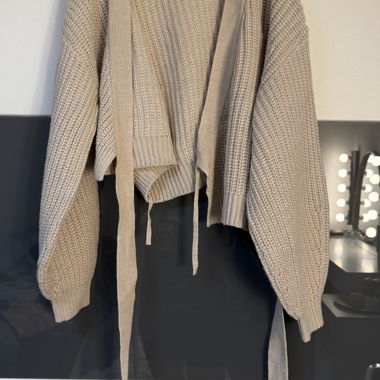 H&M Beige Knit Sweater size M